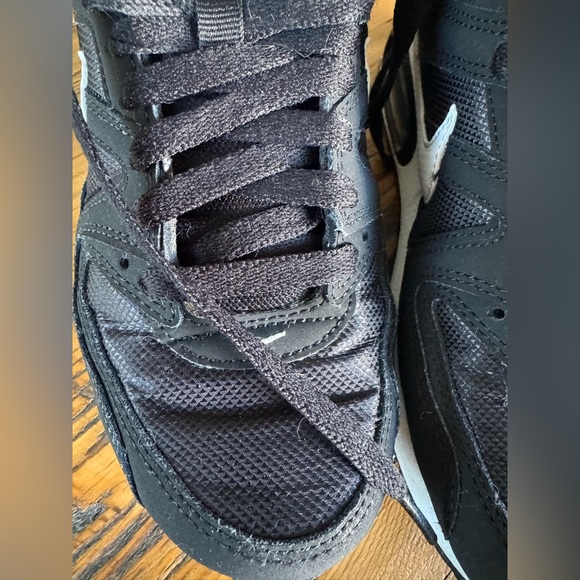 NIKE AIR MAX SIZE 6 LADIES BLACK WHITE - Picture 2 of 16